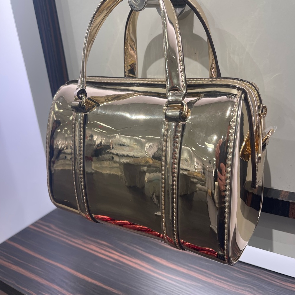 MICHAEL KORS Jet Set Small Metallic Convertible Crossbody Duffle Xbody
Pale Gold - Picture 6 of 16